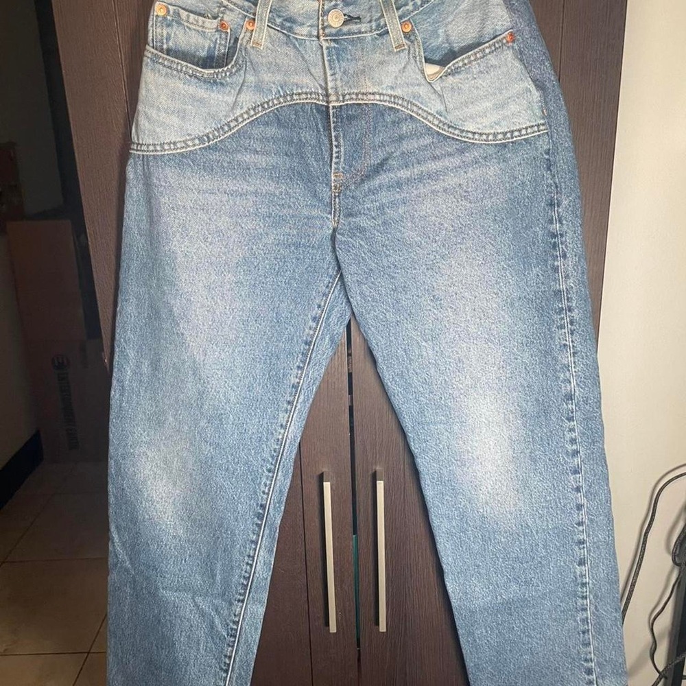 Vintage Levi's 501 90s Women's Jeans Size 28 High Rise Straight Leg‎